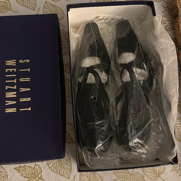 Stuart Weitzman Balck Heels Size 7.5 - Picture 3 of 9